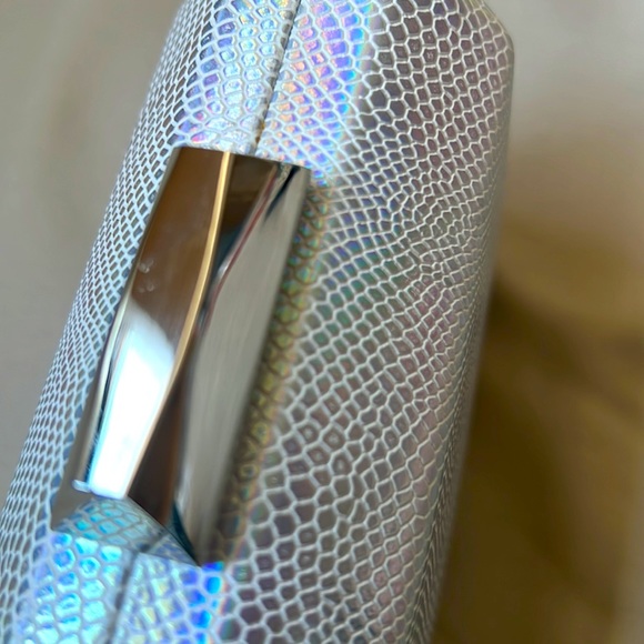 Holographic Clutch bag with silver hardware - Picture 3 of 7